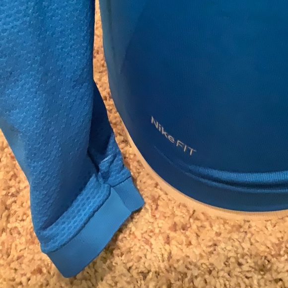 Nike dry fit long sleeve top✨ - Picture 2 of 4
